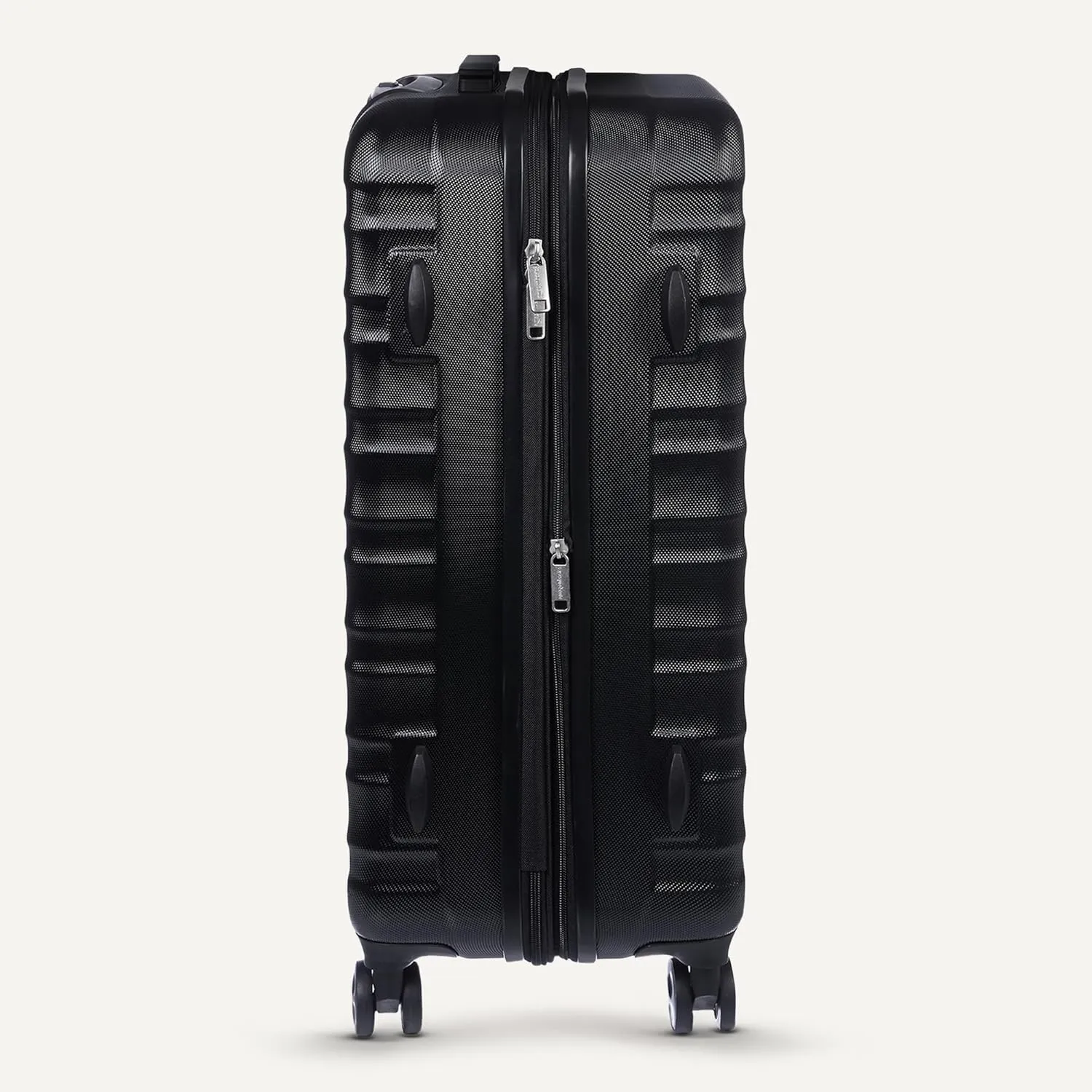 Amazon Basics 2-Piece Set (21", 30"), Hardshell Suitcases With Wheels, Expandable For Up to 25% More Space, With Scratch-Resistant Surface, Four Multi-directional Wheels, Black