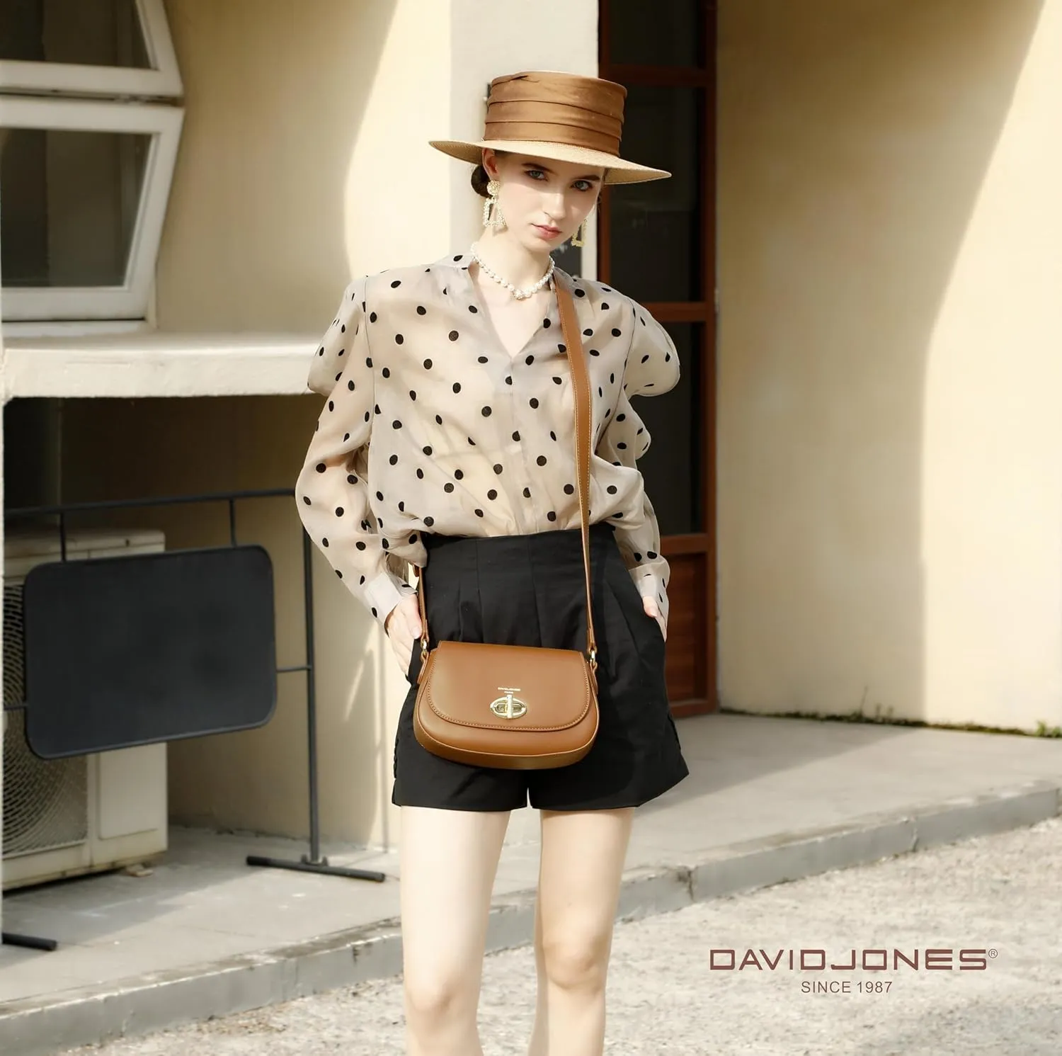 David Jones - Women Shoulder Bag - Cross Shoulder Faux Leather Handbag - Flip Top Turnstile Bag - Elegant City Bag for Phone, Work, Travel, Evening Wear, Cognac-brown, Elegant