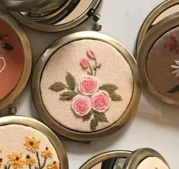 Floral Embroidered Compact Mirror, Collection Sophia